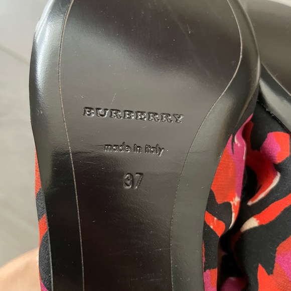 Burberry Flats - Size 37 - Picture 6 of 7